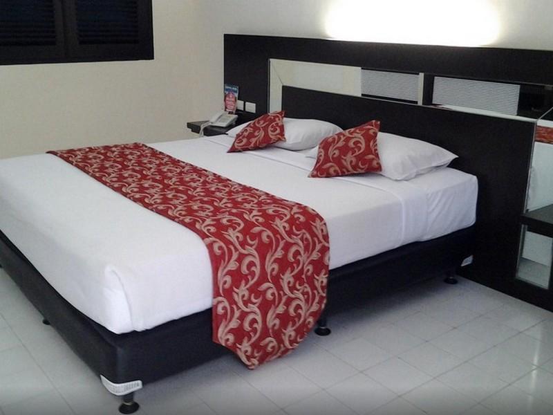 Danau Toba International Cottage Parapat Exterior photo