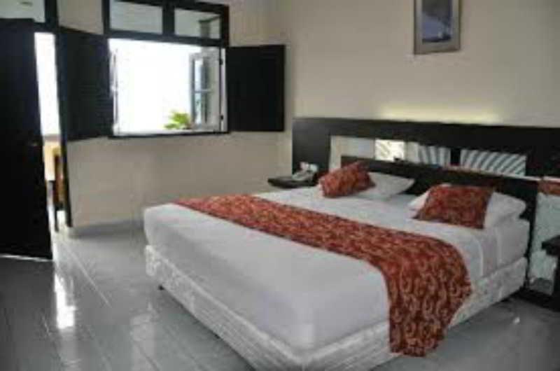 Danau Toba International Cottage Parapat Exterior photo