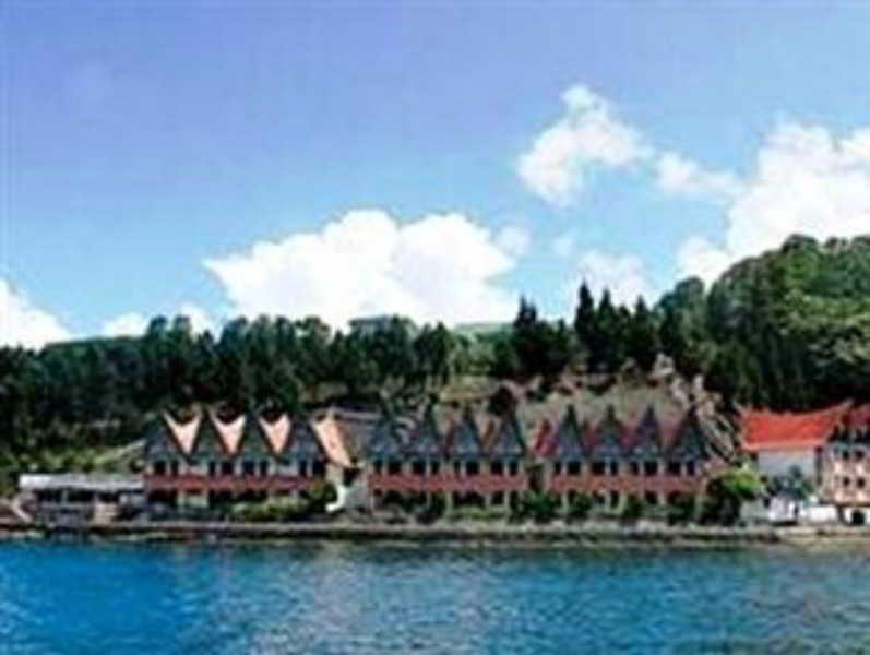Danau Toba International Cottage Parapat Exterior photo